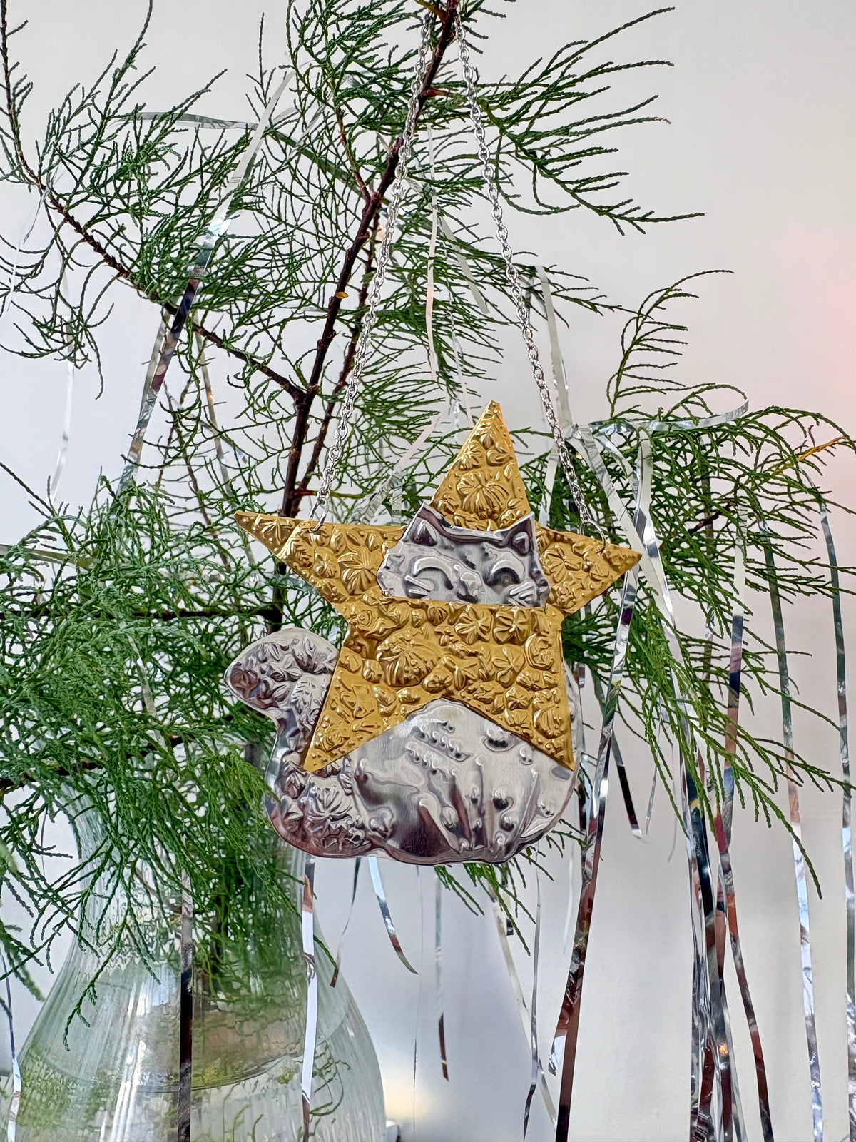 Cat In Star Tin Embossed Decoration