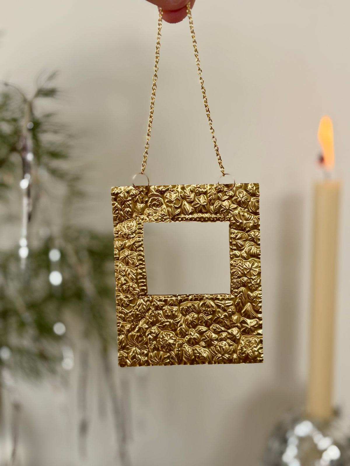 Mini Floral Tin Embossed Frame