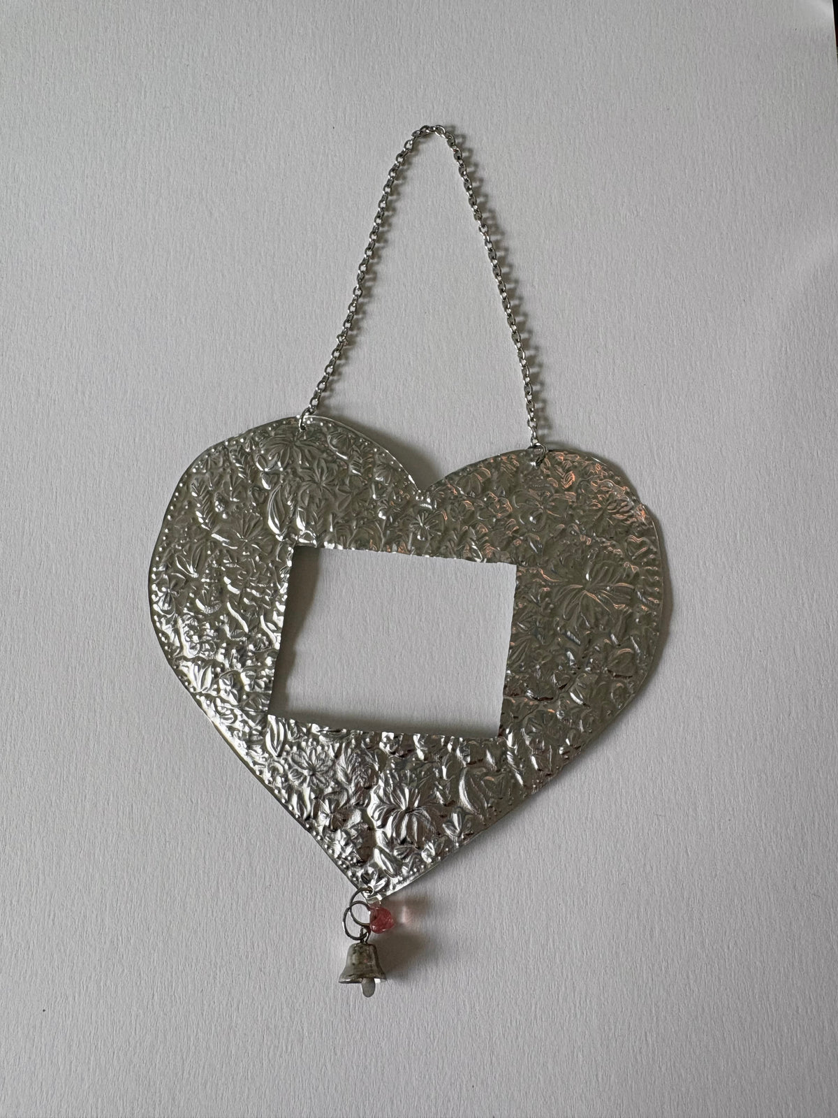 Heart Chain Tin Embossed Frame