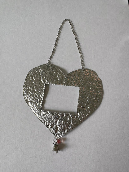 Heart Chain Tin Embossed Frame